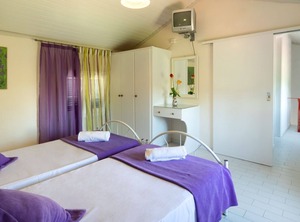 Village Maisonette Roda | Magoulades