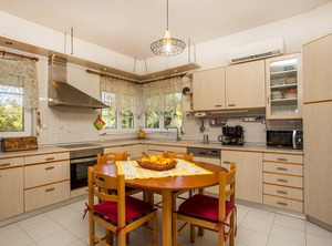 Athina Villa | Asgourou