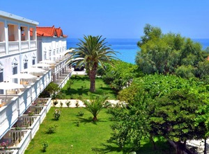 Belussi Beach Hotel | Drosia