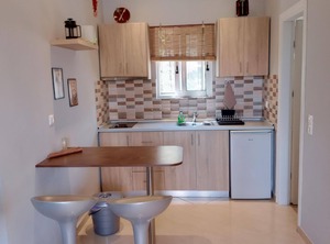 Holiday Mesoggi Persons | Agia Pelagia Chlomou