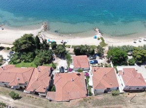 Porto Almira Beachfront | Nikita