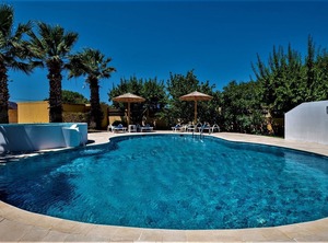 Xenos Villa Swimming The Sea | Zipari