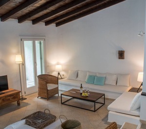 Villa At Vromolimnos Beach 