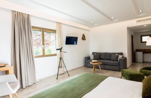 Aipeia Hotel | 100 m² Hotel ∙ 6 guests