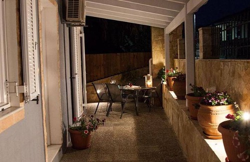 Lakithra House | 100 m² House ∙ 2 bedrooms ∙ 5 guests