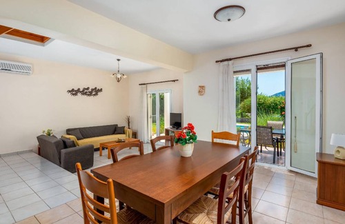 Kolymbia House | 100 m² House ∙ 3 bedrooms ∙ 6 guests