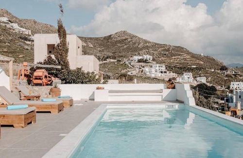 Naxos Town Villa | 100 m² Villa ∙ 3 bedrooms ∙ 8 guests