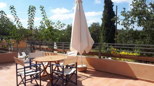 Monopari House | 102 m² House ∙ 3 bedrooms ∙ 8 guests