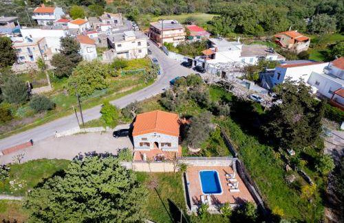Monopari House | 102 m² House ∙ 3 bedrooms ∙ 8 guests