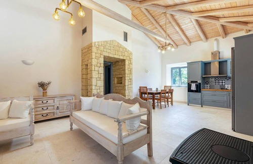 Kato Korakiana Villa | 115 m² Villa ∙ 2 bedrooms ∙ 5 guests