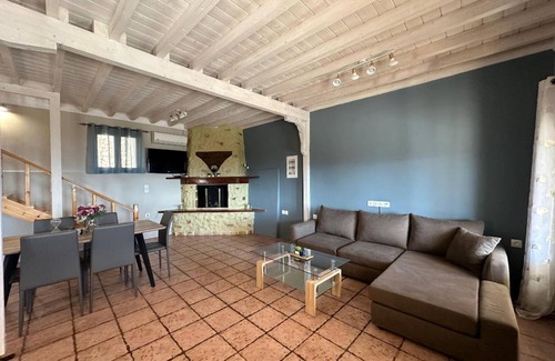 Frinion Villa | 119 m² Villa ∙ 3 bedrooms ∙ 6 guests
