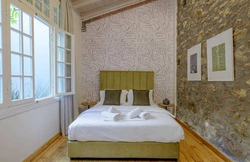 Plaka Apartment | 120 m² Apartment ∙ 2 bedrooms ∙ 6 guests