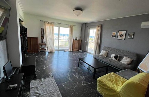 Alimos Apartment | 120 m² Apartment ∙ 3 bedrooms ∙ 10 guests