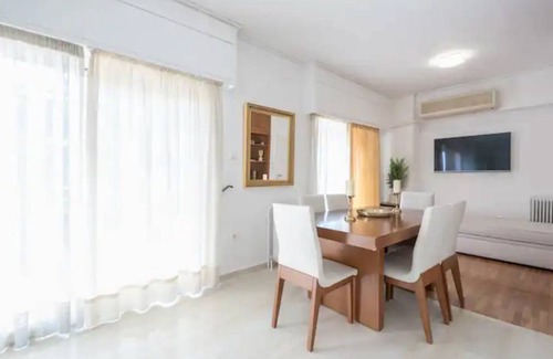 Platia Viktorias Apartment | 120 m² Apartment ∙ 3 bedrooms ∙ 10 guests