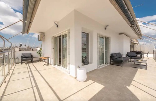 Platia Viktorias Apartment | 120 m² Apartment ∙ 3 bedrooms ∙ 10 guests