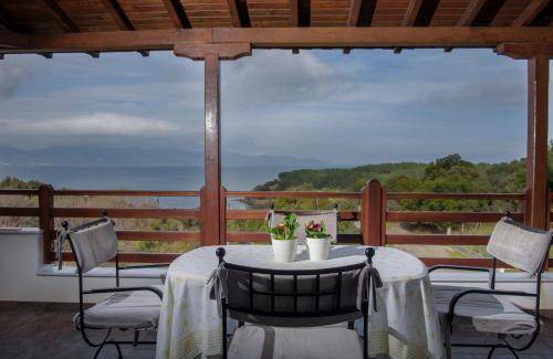 Aristotelis House | 120 m² House ∙ 3 bedrooms ∙ 8 guests