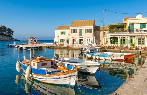 Lakka House | 120 m² House ∙ 2 bedrooms ∙ 5 guests