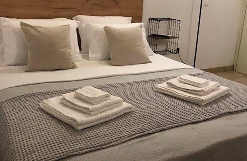 Spata-Artemida House | 120 m² House ∙ 2 bedrooms ∙ 5 guests
