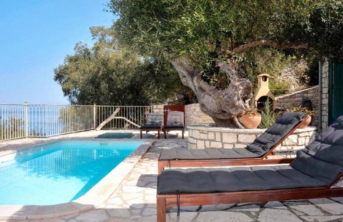Longos Villa | 120 m² Villa ∙ 2 bedrooms ∙ 4 guests