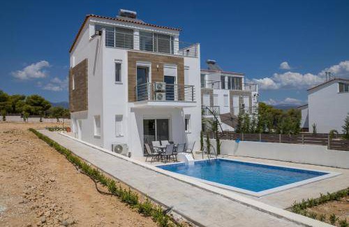 Isthmia Villa | 120 m² Villa ∙ 2 bedrooms ∙ 4 guests