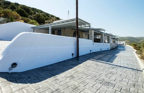 Paros Villa | 120 m² Villa ∙ 2 bedrooms ∙ 8 guests