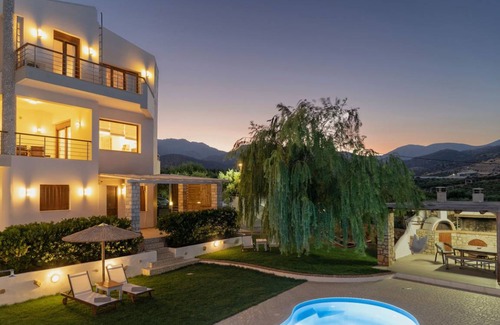 Makry Gialos Villa | 120 m² Villa ∙ 4 bedrooms ∙ 8 guests
