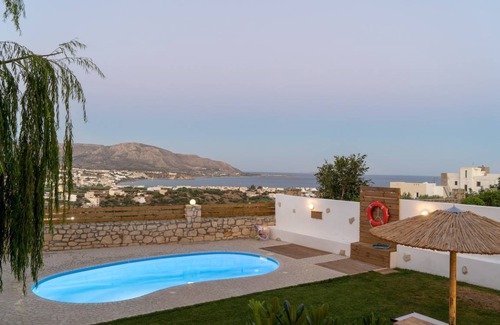 Makry Gialos Villa | 120 m² Villa ∙ 4 bedrooms ∙ 8 guests