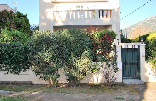 Nea Makri House | 122 m² House ∙ 3 bedrooms ∙ 5 guests
