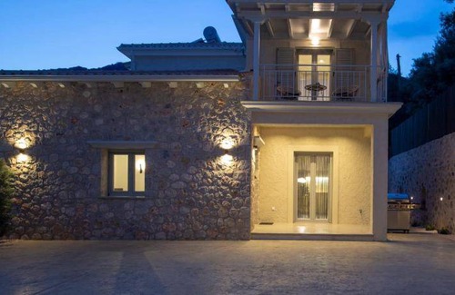 Sivros Villa | 126 m² Villa ∙ 3 bedrooms ∙ 8 guests