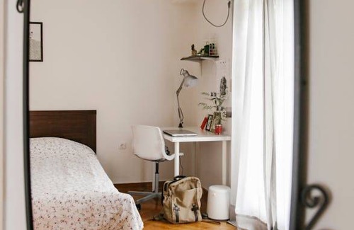Athens City Centre Apartment | 130 m² Apartment ∙ 5 bedrooms ∙ 1 guest
