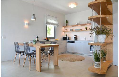 Agios Romanos Resort | 130 m² Resort ∙ 3 bedrooms ∙ 7 guests