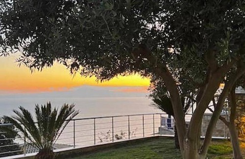Diasella Villa | 130 m² Villa ∙ 3 bedrooms ∙ 8 guests