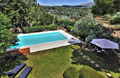 Asklipiio Villa | 130 m² Villa ∙ 4 bedrooms ∙ 8 guests