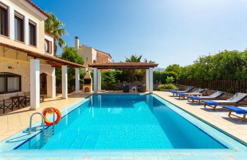 Kefalas Villa | 130 m² Villa ∙ 4 bedrooms ∙ 7 guests