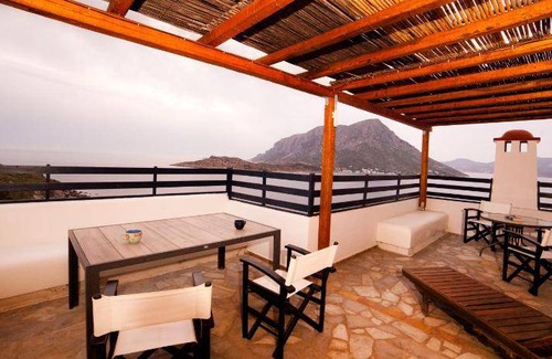 Kamari Apartment | 135 m² Serviced apartment ∙ 2 bedrooms ∙ 7 guests