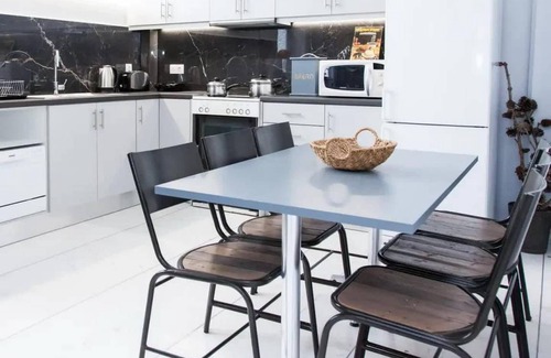Ilioupoli Apartment | 140 m² Apartment ∙ 3 bedrooms ∙ 8 guests