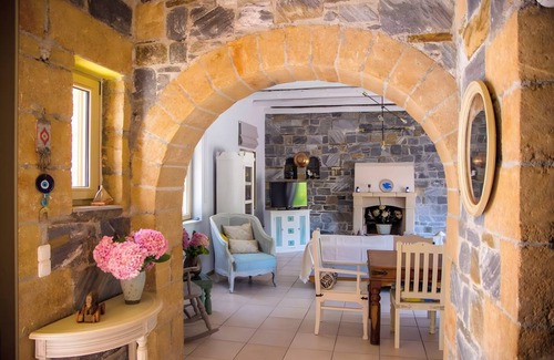 Andros House | 140 m² House ∙ 3 bedrooms ∙ 6 guests