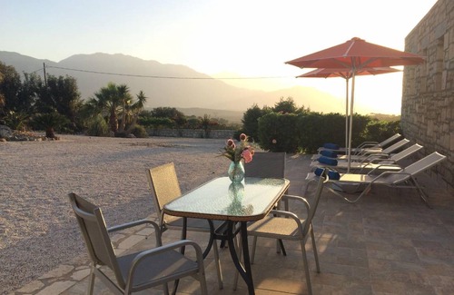 Filaki House | 140 m² House ∙ 3 bedrooms ∙ 6 guests