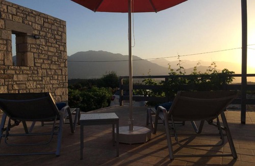 Filaki House | 140 m² House ∙ 3 bedrooms ∙ 6 guests