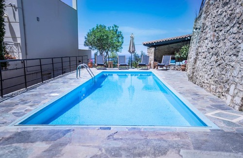 Roussospiti House | 140 m² House ∙ 4 bedrooms ∙ 10 guests