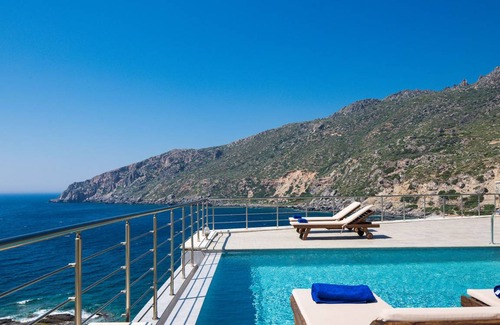 Livadia Villa | 140 m² Villa ∙ 2 bedrooms ∙ 5 guests