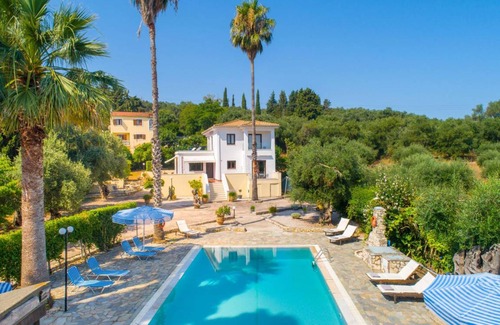 Agios Spyridon Corfu Villa | 140 m² Villa ∙ 3 bedrooms ∙ 8 guests