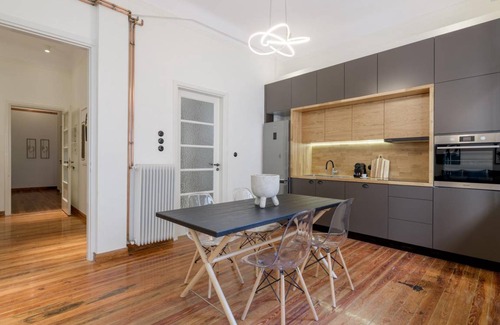 Plaka Apartment | 145 m² Apartment ∙ 3 bedrooms ∙ 8 guests
