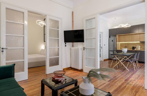 Plaka Apartment | 145 m² Apartment ∙ 3 bedrooms ∙ 8 guests