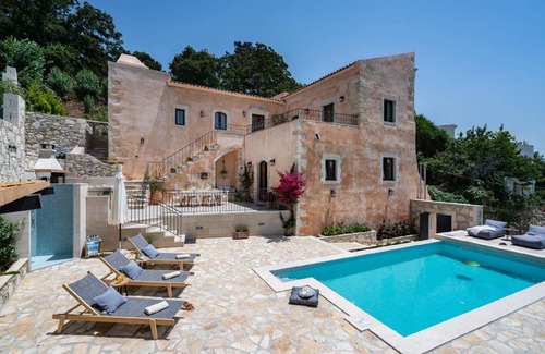 Armenoi House | 150 m² House ∙ 3 bedrooms ∙ 7 guests