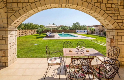 Alykes Villa | 150 m² Villa ∙ 4 bedrooms ∙ 8 guests