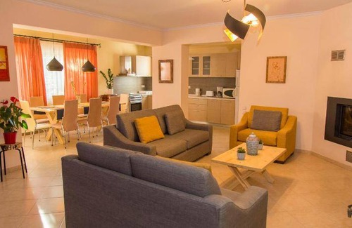 Nea Tirintha Apartment | 160 m² Apartment ∙ 3 bedrooms ∙ 8 guests