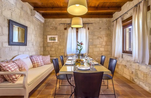 Rapaniana Villa | 165 m² Villa ∙ 4 bedrooms ∙ 9 guests