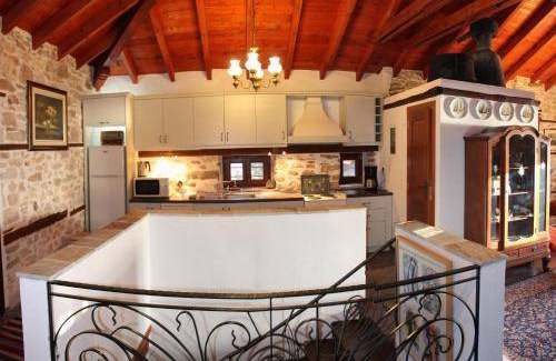 Kallirakhi Apartment | 170 m² Serviced apartment ∙ 4 bedrooms ∙ 10 guests