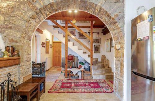 Kalavrita House | 180 m² House ∙ 3 bedrooms ∙ 12 guests